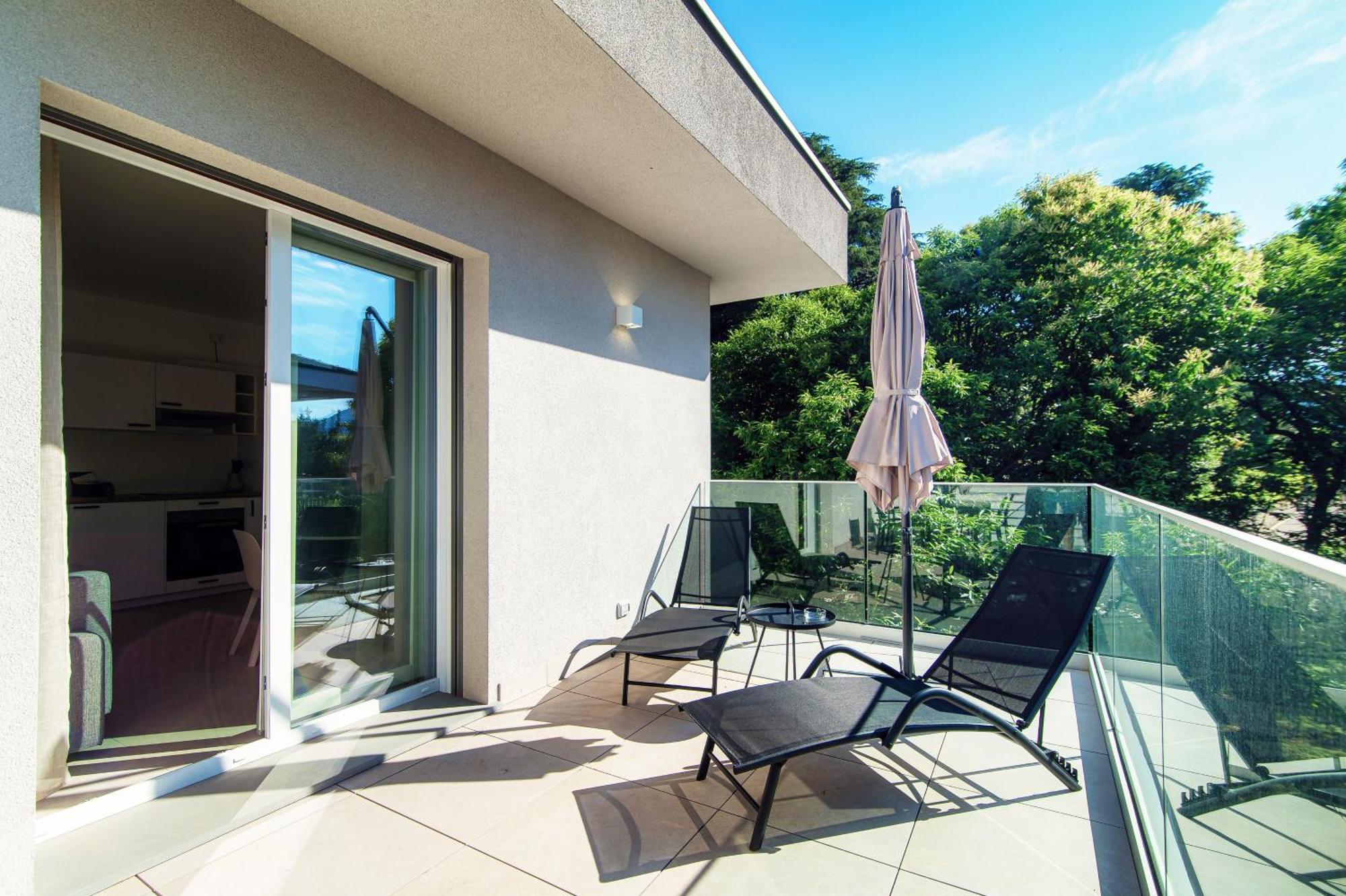Lario Suite Apartments By Quokka 360 - With Parking Next To Como City Zewnętrze zdjęcie