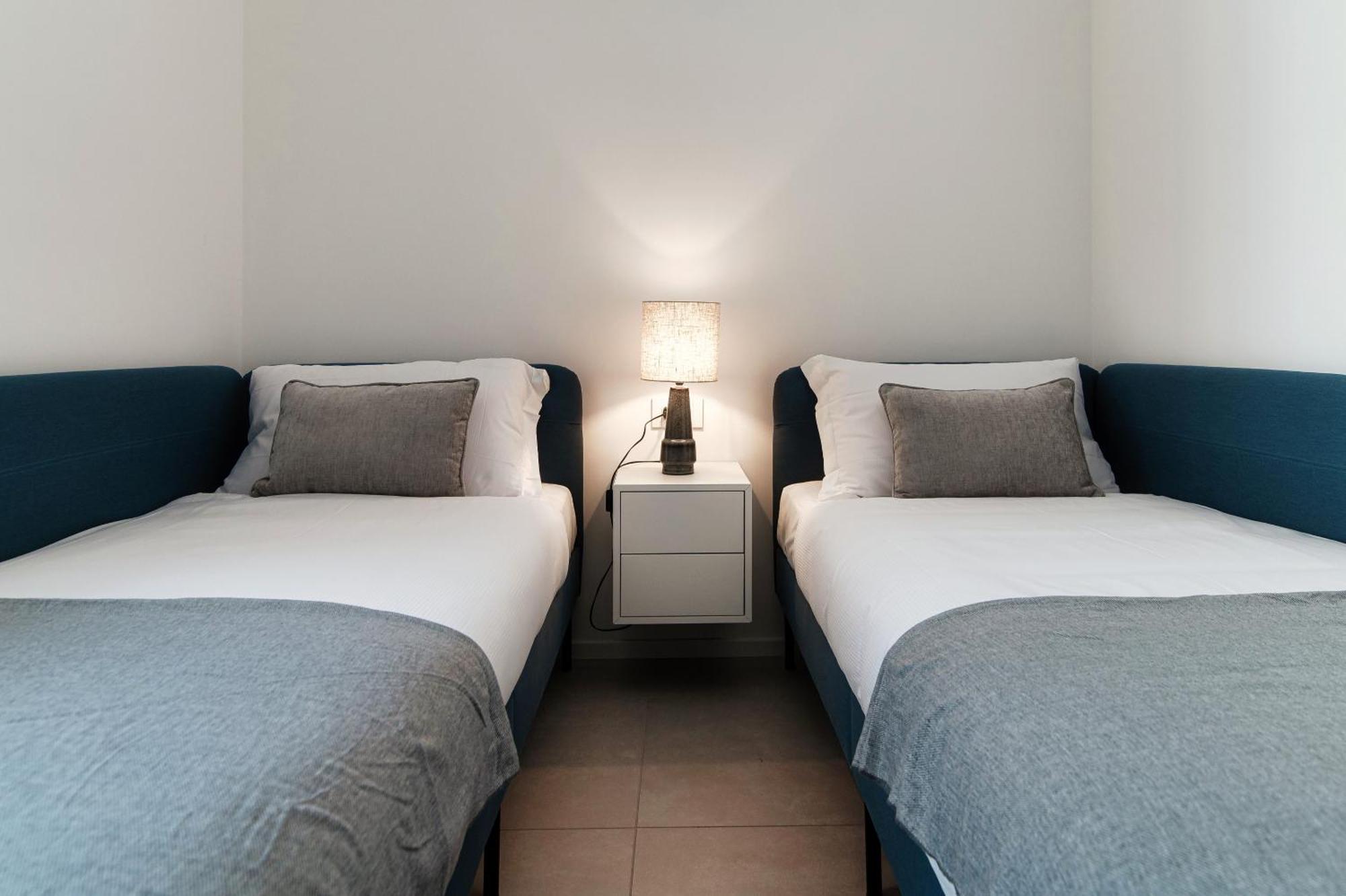Lario Suite Apartments By Quokka 360 - With Parking Next To Como City Zewnętrze zdjęcie