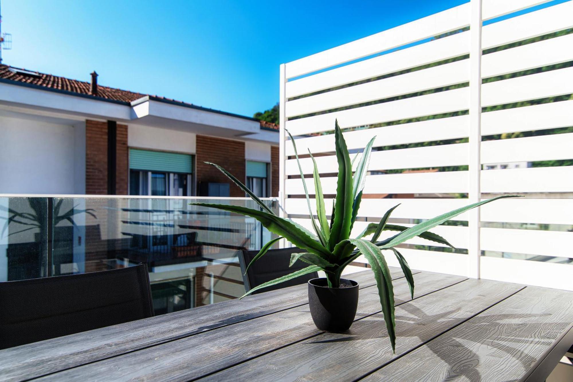 Lario Suite Apartments By Quokka 360 - With Parking Next To Como City Zewnętrze zdjęcie