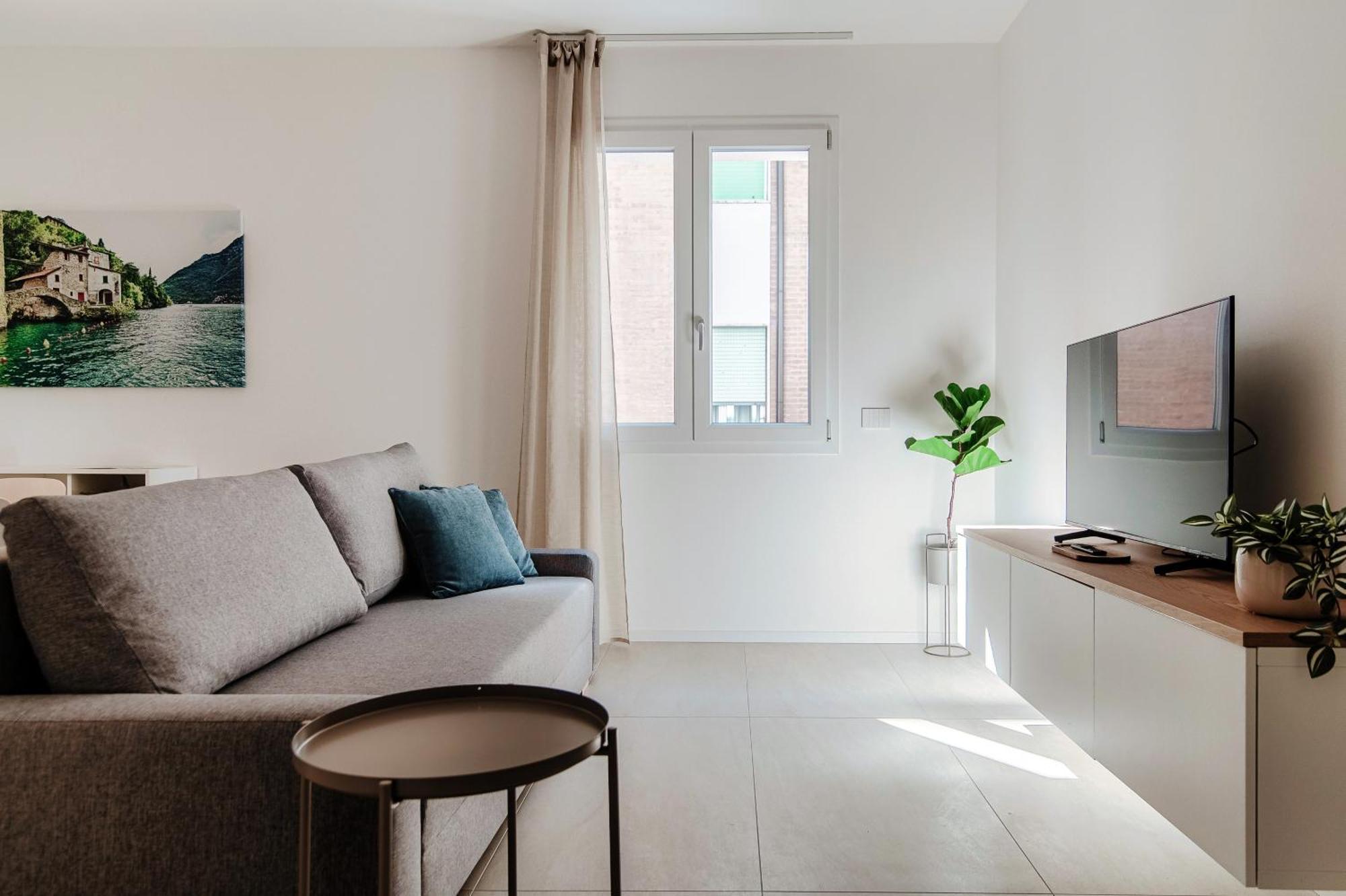 Lario Suite Apartments By Quokka 360 - With Parking Next To Como City Zewnętrze zdjęcie