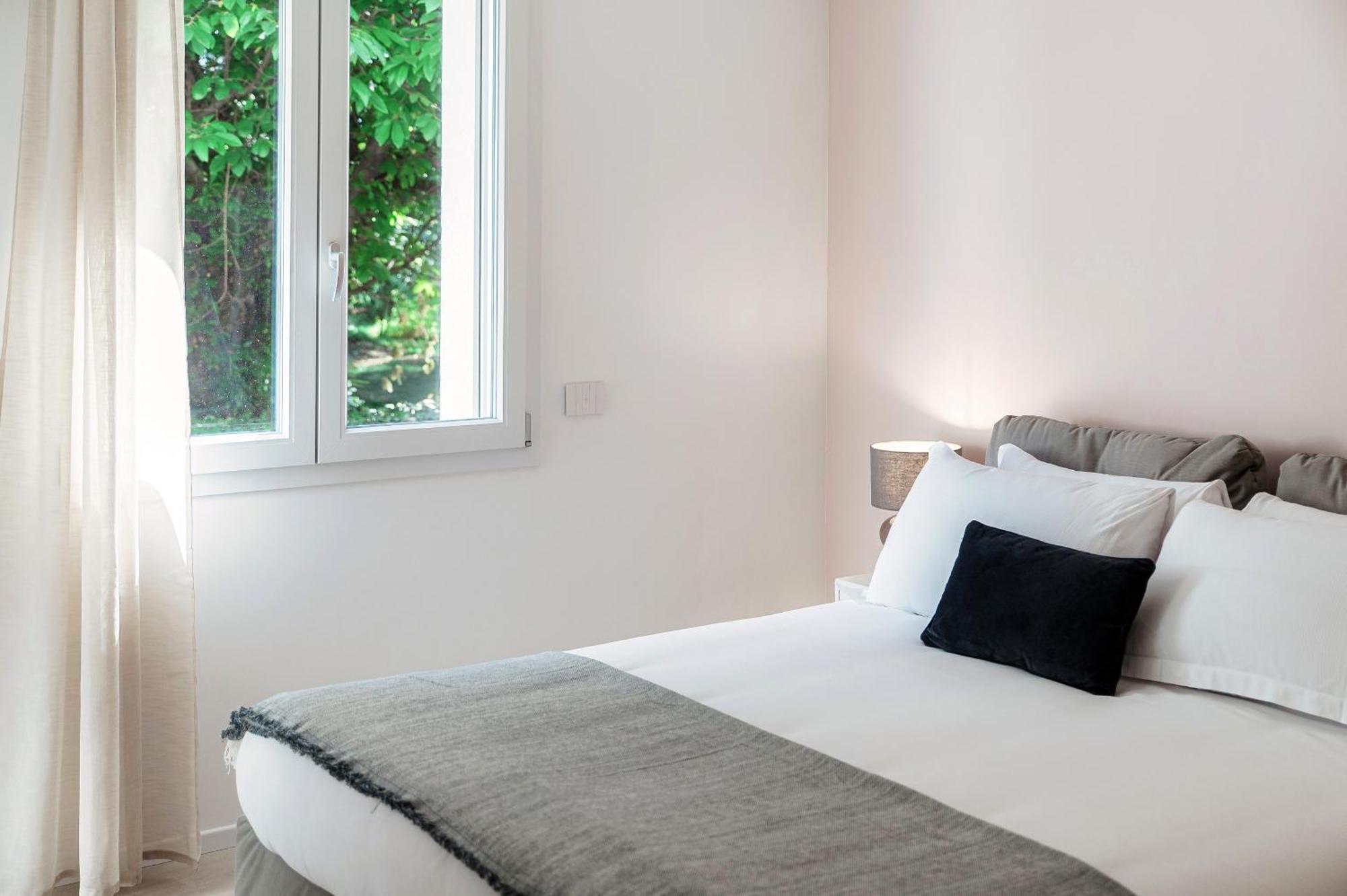 Lario Suite Apartments By Quokka 360 - With Parking Next To Como City Zewnętrze zdjęcie