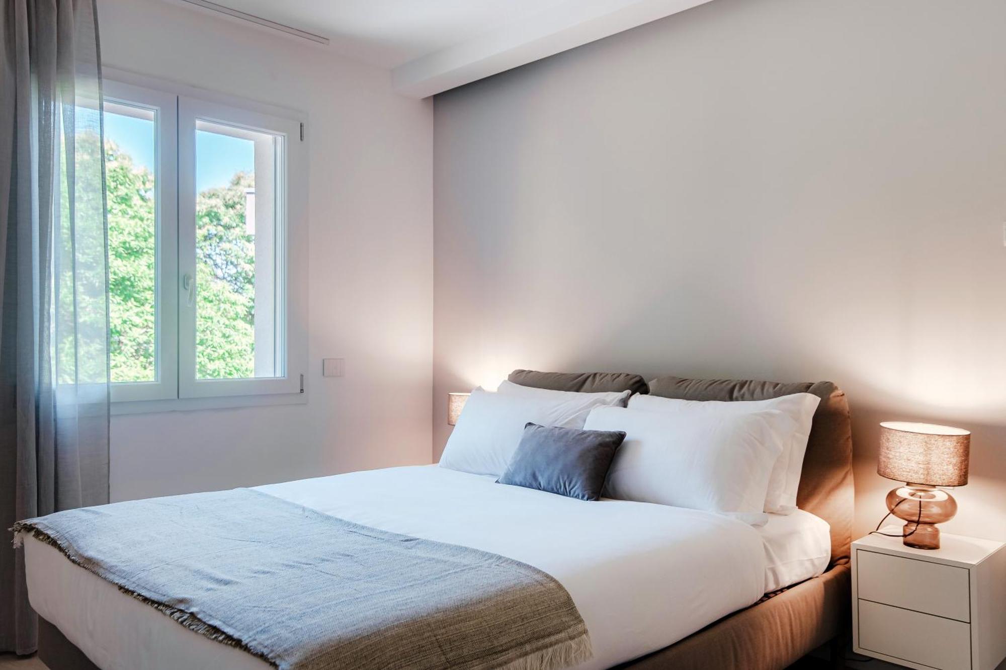 Lario Suite Apartments By Quokka 360 - With Parking Next To Como City Zewnętrze zdjęcie